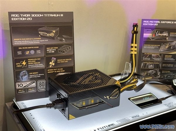 ROG夜神RTX 5090 20周年追念卡发布：4槽巨兽解锁800W！